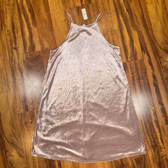 Charming Charlie blush velvet mini dress - Picture 2 of 8